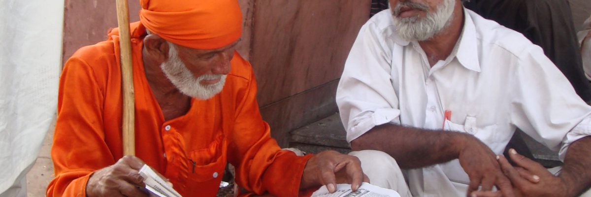 Hare Krishna mit Sikh in New Delhi